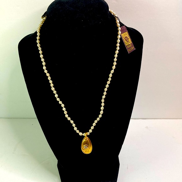 ANNE KLEIN Pearl Necklace w/Genuine Cubic Zirconia Gold tone AK Lion Pendant - Picture 2 of 9